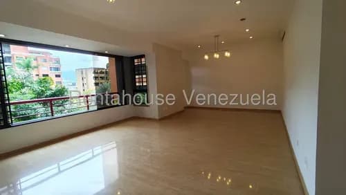 Edt Apartamento En Venta En Colinas De Valle Arriba 26-8182 Yf