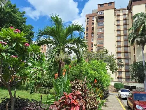 Remodelado Apartamento En Venta En La Urbanizacion El Bosque Maracay Holder 26-5547