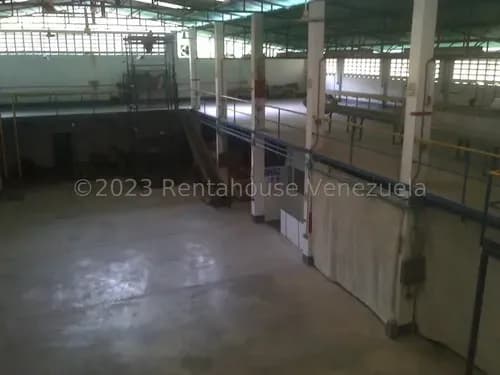 Venta De Galpón / Guatire / Ls 26-1198 Yg