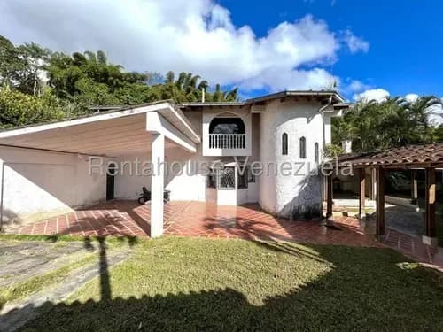 Vp Casa En Venta Urb. Los Guayabitos, Caracas Yg 26-15241