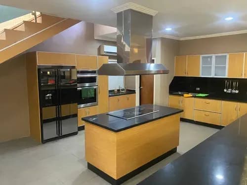 Yasmin Roa Vende Espectacular Casa En Las Morochas I San Diego Cod 30634