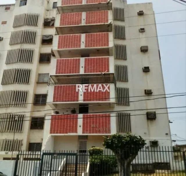 Apartamento en Venta, Resd. Katy, Calle 84A con Av 13