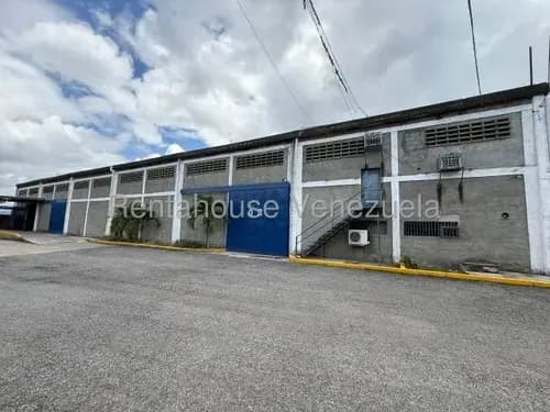 Galpón De Uso Industrial De 1800 Mts2 En Venta En Guatire. Luis Infante 26-4897