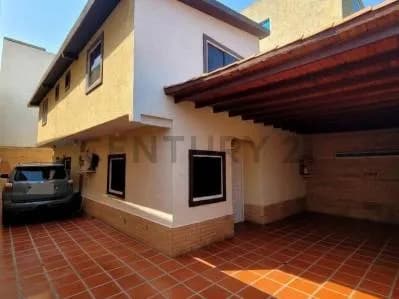 CASA EN VENTA EN CONJUNTO RESIDENCIAL "EL INGENIO" Frente a Farmatodo
