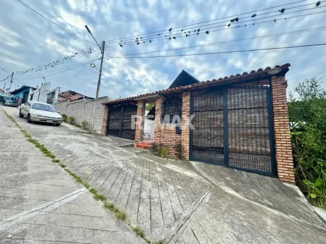Chalet.Venta. El Valle