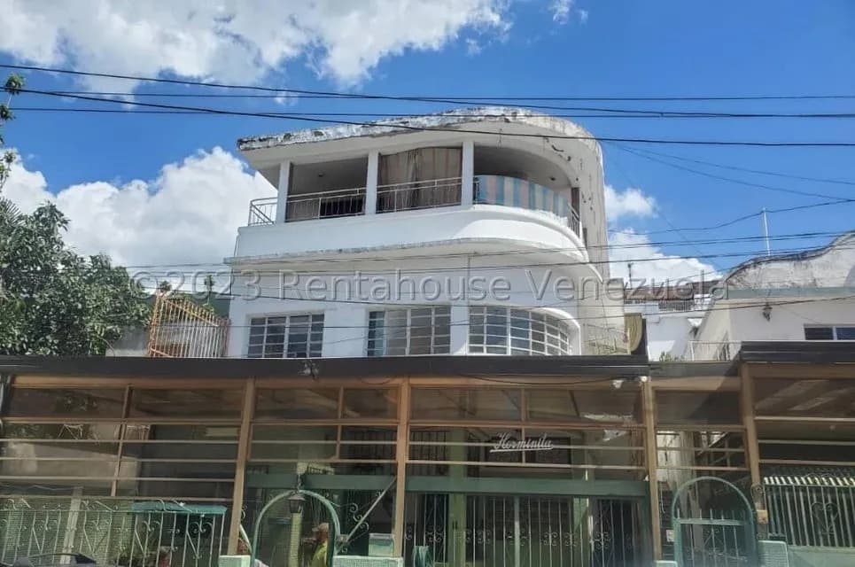 Casa (Multipes Niveles) en Venta en Los Chorros, Distrito Metropolitano