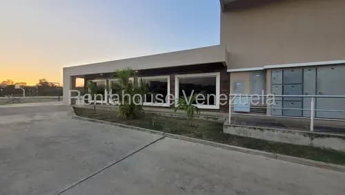 Ana Karina Molleja Vende Bella Casa Con Vigilancia Las 24 Horas, Ubicada En Ciudad Roca, Barquisimetolara /akm