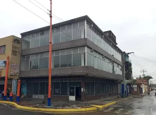 Yia Vendo Edificio Comercial En Excelente Punto ,, Av Las Ferias