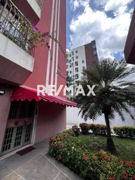 VENDO APARTAMENTO EN LOS CAOBOS
