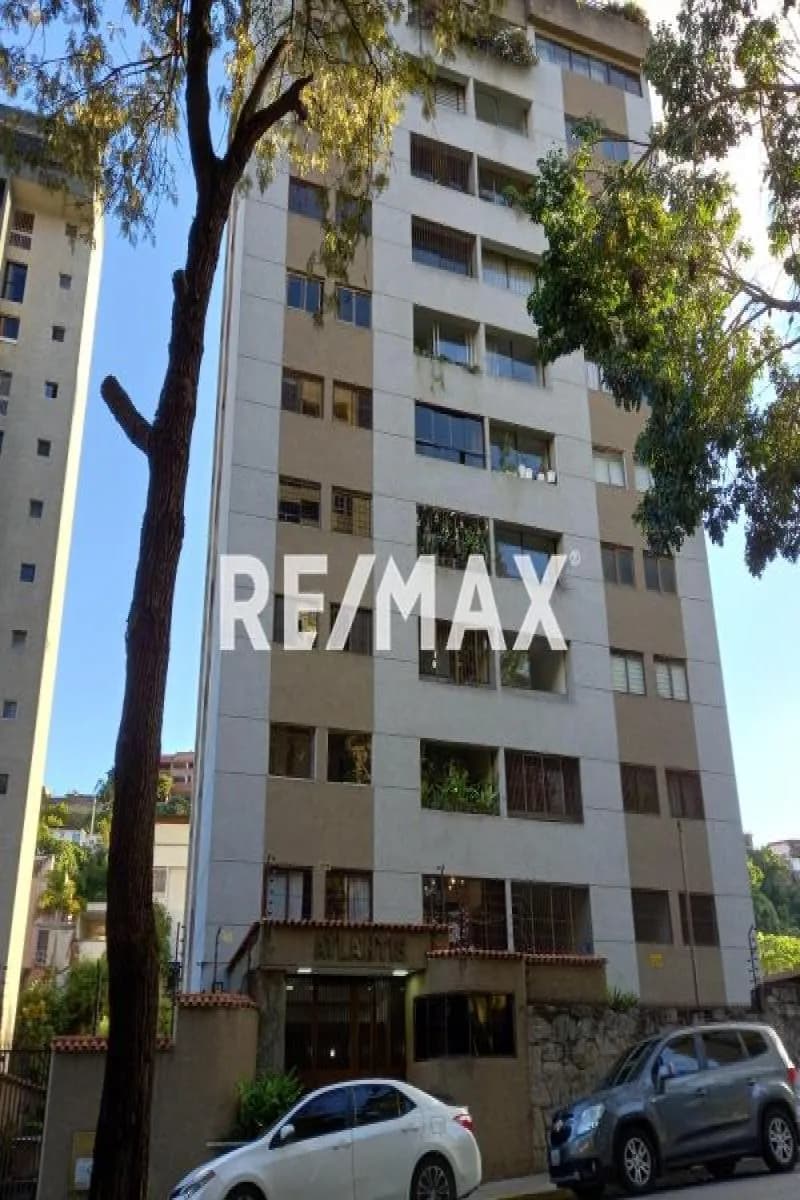Venta impecable apartamento en Urb. Los Naranjos El Cafetal