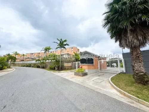 Apartamento En Venta, Ubicado En Alto Hatillo, Mls 26-18166 Zm.
