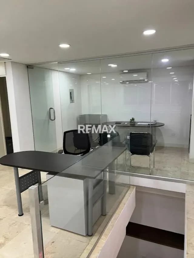 OFICINA EN ALQUILER 124 mtrs2 AV. SUCRE DE LOS DOS CAMINOS