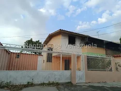 Jv Vende Casa, Para Remodelar A Tu Gusto, Ubicada En Calle Cerrada , Por Su Cercania A La Universidad 26-16097 Mar18