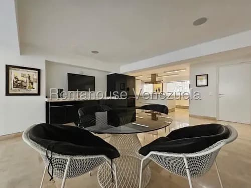Apartamento En Venta En Chulavista, Caracas 26-9927 Yf