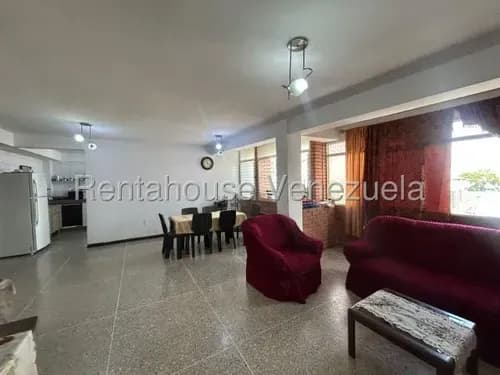 Estefani Salon R.a.h, Vende Apartamento De 122mts2 Centro De Barquisimeto Sin Cortes Electricos -2 Puestos Estacionamiento-todo Al Alcance /25-14399