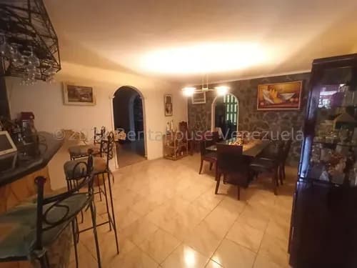Confortable Casa En Venta Ubicada En Turmero Urb Valle Fresco Db 25-13542