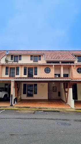 Xv, Se Vende Casa Terminada En La Urbanización Terrazas De La Castellana