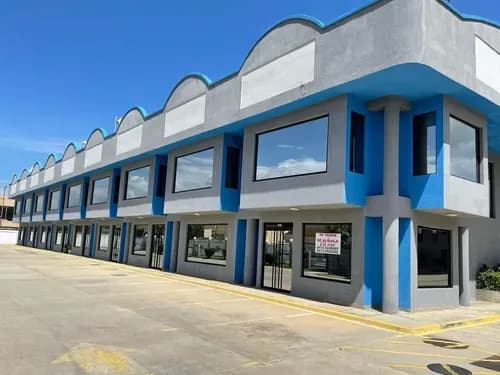Yacer Cabrera Oficina Zona Industrial Castillito, Cc Centro Mayor, Oficina De 2 Niveles De Esquina, Faciñ Acceso A La Regional Del Centro. Funciona Como Almacén, Oficinas , Local Comercial