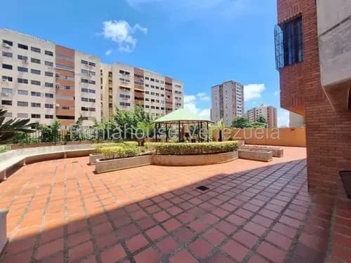 Diana Blanco Vende Acogedor Apartamento Al Este De Barquisimeto, Cód. 26-5802. Perfecto Para El Día A Día, Espacios Diseñados Para En Confort Y Las Privacidad.