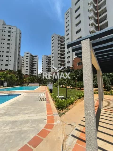 APARTENTO EN CONJUNTO RES. PARQUE SANTA LUCIA