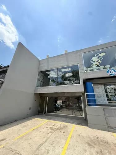 Vanesa Ofrece Oportunidad De Alquiler! Local De 127 M2 Ubicado Frente Al C.c. Prebo, Esquina Av. 107 Con Calle 130