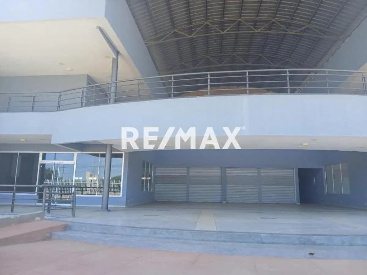 Se Alquila Local Comercial en Excelente zona Comercial de Coro Edo Falcón