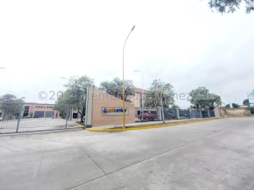Comercial (Oficina) en Alquiler en Zona Industrial, Carabobo
