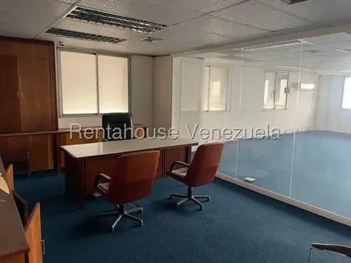 Yb Se Ofrece En Venta Amplia Oficina En Plaza Venezuela #26-74