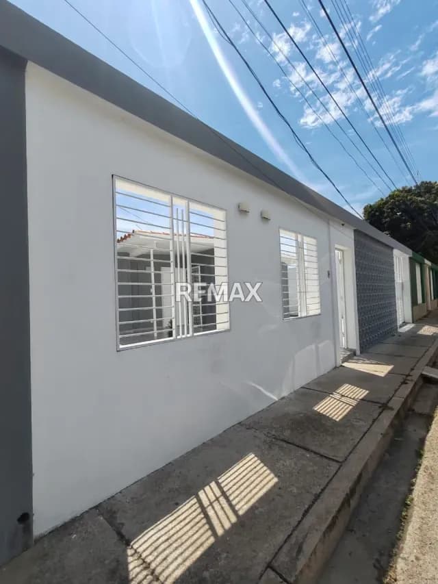 CASA EN VENTA EN LA URB FUNDACIÓN MENDOZA, MARACAY