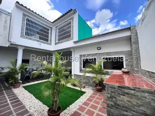 Casa Moderna En Venta Al Lado Del Diga Center La Morita Maracay Rm:26-6917
