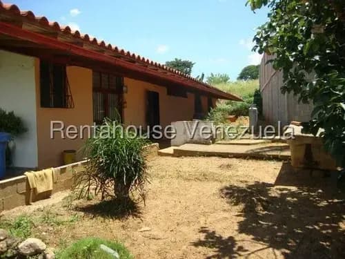 Iris Marín Vende Acogedora Casa Granja Sobre Terreno De 2.400 Mts Ubicada En El Sector El Jaguey Cerca De Cabudare