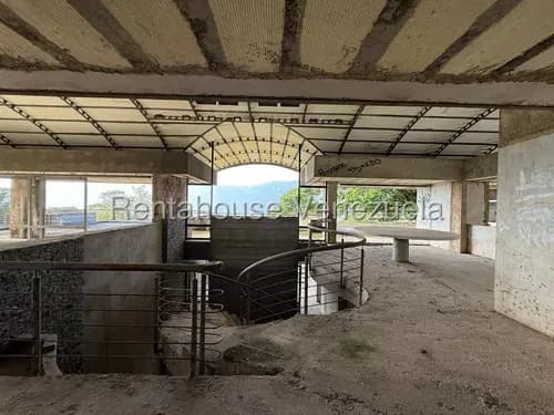 Casa En Venta En Alto Hatillo, Caracas 26-14853 Yf