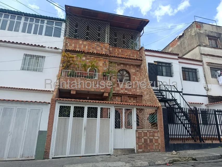 Apartamento (Multiples Niveles) en Venta en Parroquia Santa Rosalia, Distrito Metropolitano