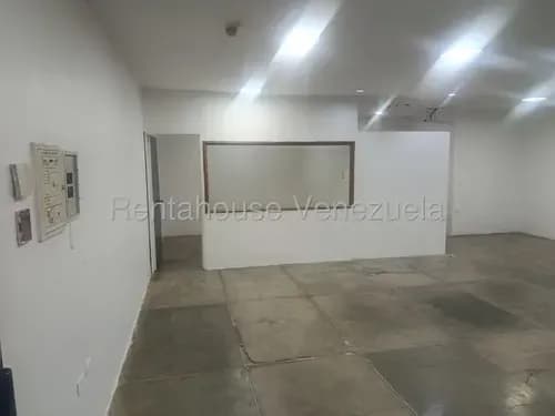 Amplio Local Comercial En Alquiler En Sector Bobare De Coro # 26-15361
