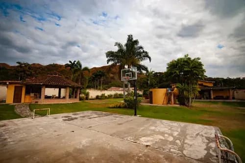 Jv En Venta Casa Semi Amoblada En Guataparo Urbanización El Solar Solo Clientes
