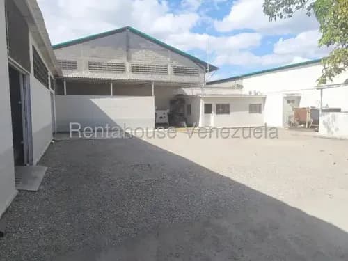 Maritza Lucena Tiene En Alquiler Excelente Galpón En Zona Industrial I Barquisimeto, Buena Iluminación, Seguridad, Garita Para Vigilantes, Totalmente Cercado.
