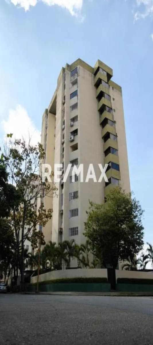 Apartamento en alquiler en la trigaleña, Semi equipado.