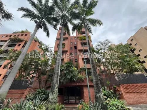 Con Pozo Apto. Duplex De 218 M2 En La Cuarta Av. De Campo Alegre, Exclusivo Edif. De Baja Densidad, Ven A Disfrutarlo Con Tu Familia!!! Katiuska Quevedo!!!.
