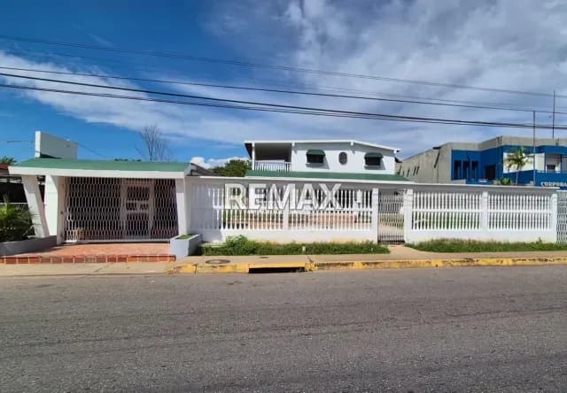 CASA CON LOCAL EN VENTA EN CIUDAD OJEDA