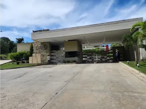 Town House En Venta Cumbres De Guataparo Valencia Mrr- 9337631