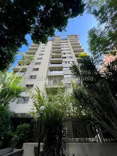 Impecable Apartamento En Alquiler En El Rosal, Totalmente Amoblado, Cuenta Con Internet Fibra Optica, Pozo De Agua, Cocina Semi-integrada. 2 Habitaciones Y 2 Baños Completos. Mfl 266979