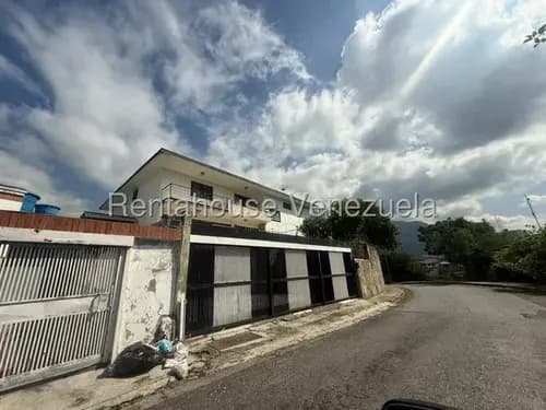 Casa En Venta El Marques 26-14022 Ac