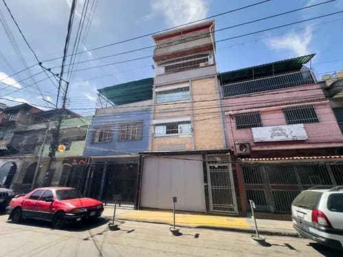 Casa En Venta En Catia Completamente Nueva, En Avenida Principal, Con Pozo De Agua Y Estacionamiento De Uso Residencial Y/o Comercial