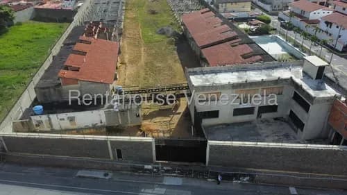 Amplio Terreno Comercial En Venta En La Piedad Norte De Cabudare Lara Rc