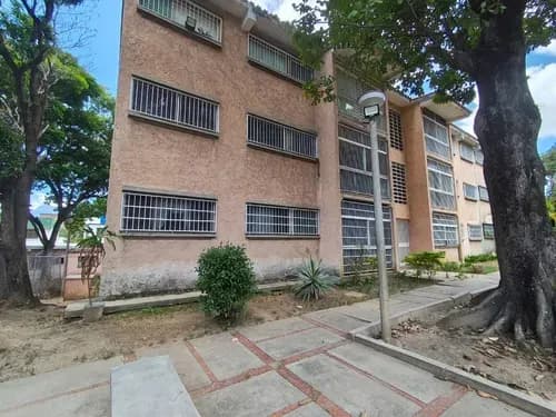 Amplio Apartamento Dúplex En Montalbán Si Buscas Un Hogar Espacioso Y Un Edificio Con Excelentes Áreas Comunes, Este Dúplex De 162 Metros Cuadrados Es Ideal Para Ti. La Propiedad Está Desocupada Y Lis