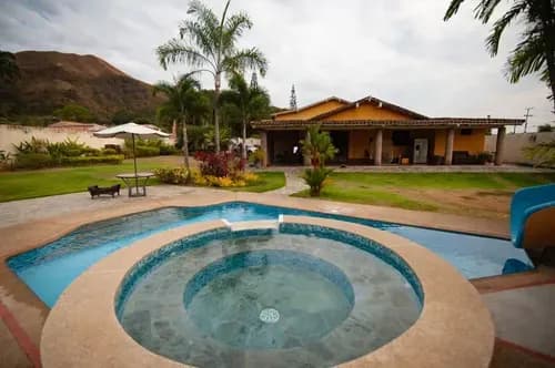 (clientes) Grabiela Vende Casa Con Cancha En Guataparo