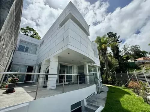 Casa En Venta En Alto Hatillo 5h+s/ 7b/ 5p