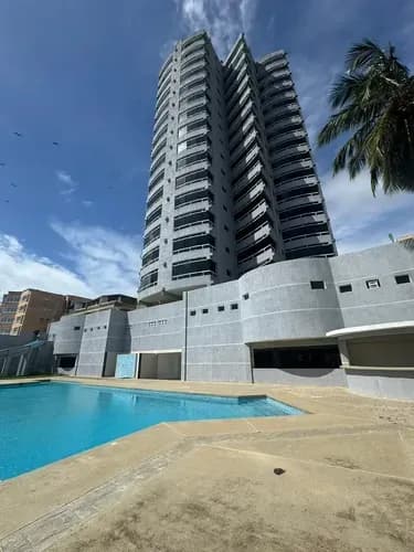 Venta De Amplio Pent House Remodelado En Tucacas A Estrenar