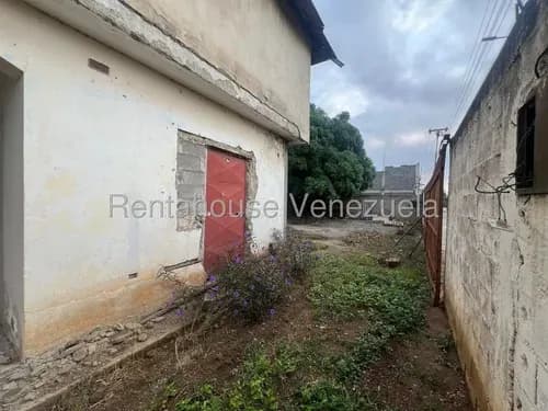 Sorangel Varga Vende Terreno Con Casa En Construccion Excelente Ubicacion Zona Oeste Barquisimeto Mls #26-16729