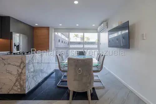 Abella262821 Hermosa Casa Prepárate Para Conocer Una Joya Arquitectónica Que Combina Elegancia Moderna Con Funcionalidad Excepcional- Una Espectacular Piscina Climatizada Perfecta Para Disfrutar
